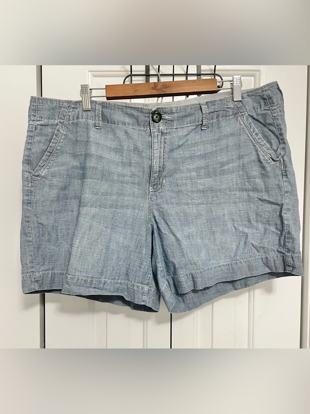 GAP Light Blue Men's Flat Front Shorts